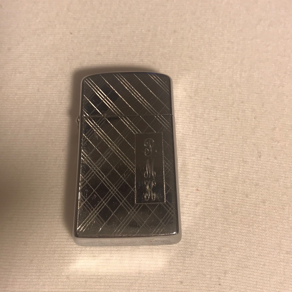 VINTAGE 1969 ZIPPO LIGHTER SILVER